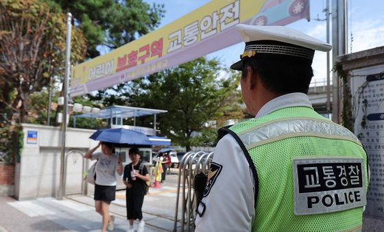 '유괴 불안'에 등하굣길 경찰관 집중 배치