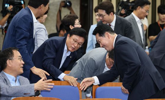 영수회담 후 의총 참석한 장동혁 국민의힘 대표