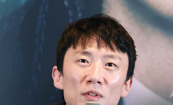 인사말 하는 박재석 감독