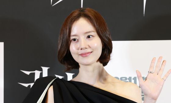 문채원, 아름다운 여인