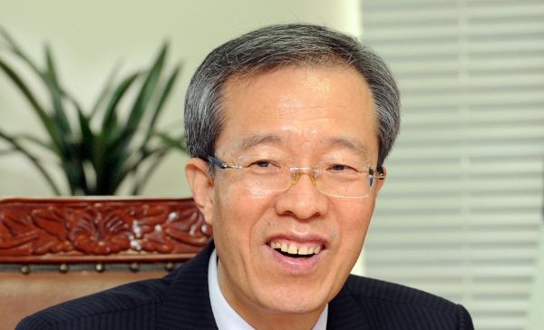 李대통령, 국민통합위원회 위원장에 이석연 전 법제처장 임명