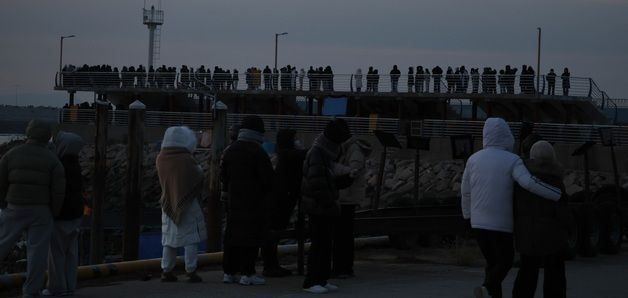병오년 첫 일출 보기 위해 비응항 찾은 시민들
