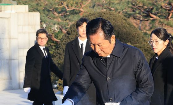 분향하는 정청래 민주당 대표