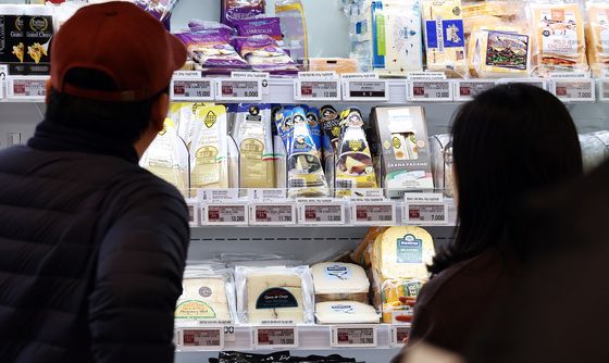 '수입산 유제품 관세 장벽 낮아진다'