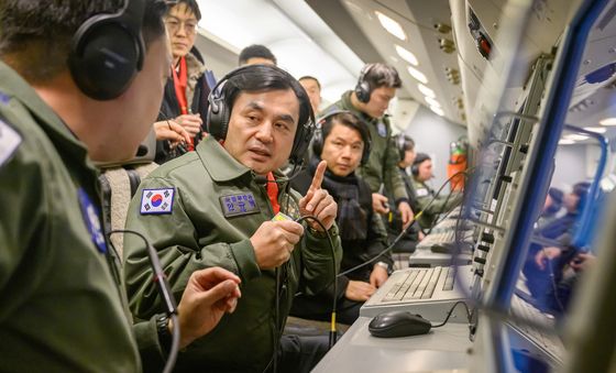 군 대비태세 점검하는 안규백 국방장관