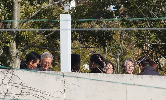 문 전 대통령 예방하는 정청래