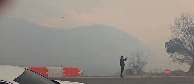 경북 의성군 야산 화재로 진화 작업 한창