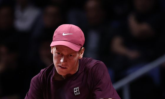 공격하는 얀니크 신네르