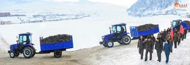 北 "올해 농사서 다수확 이룩할 열의"…장강군 읍농장 조명