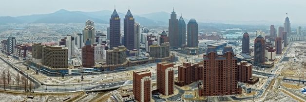 北 김정은, 화성지구 건설사업 현지지도…"새로 일떠선 화성지구"