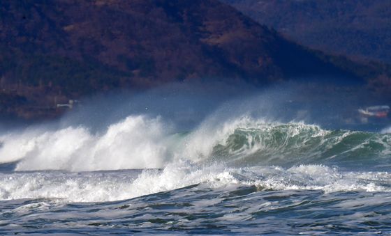 강풍이 만든 파도