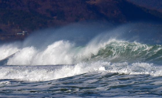 강풍이 몰고 온 파도