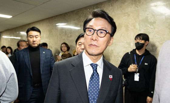 민주당 원내대표 선출 의총 참석하는 김민석 총리