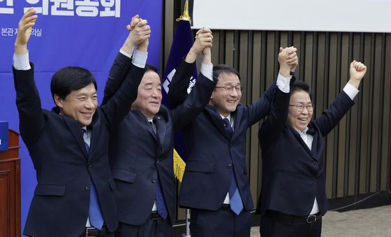 최고위원들과 당선 인사하는 한병도