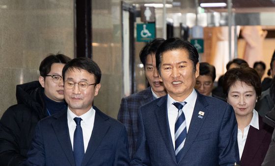 정청래 민주당 대표, '한병도 신임 원내대표 손잡고'