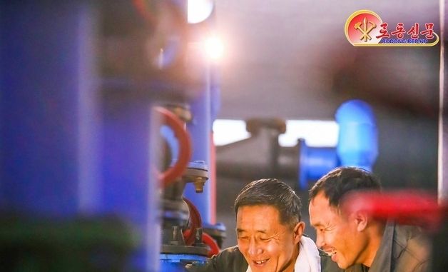 北, 평천구역 상하수도관리소 조명…"애국의 땀 흘려야"