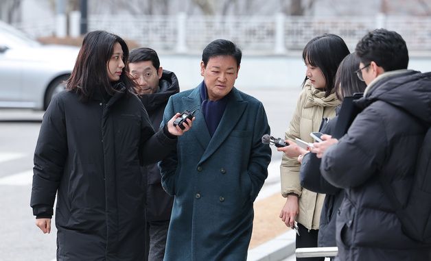 고검 출석하는 안부수 아태평화교류협회장