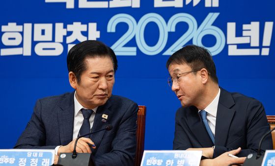 대화 나누는 정청래·한병도