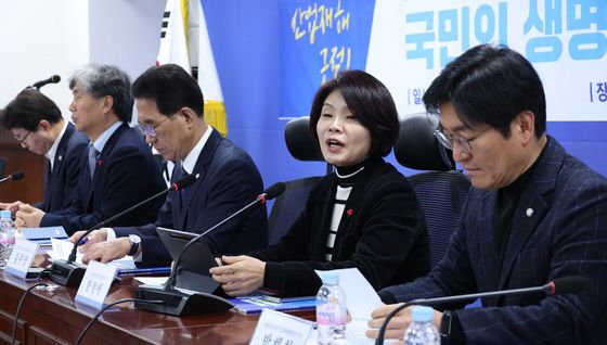 모두발언하는 한정애 정책위의장