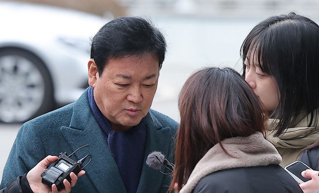 고검 출석하는 안부수 아태평화교류협회장