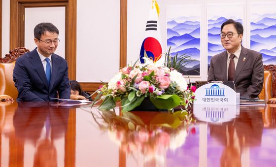 한병도 민주당 원내대표 접견하는 우원식 의장