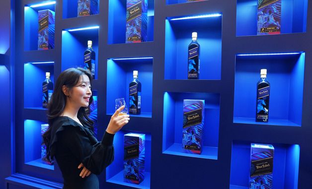 롯데백화점, '조니워커 블루 말띠 에디션' 팝업 성황