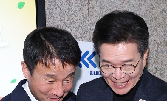 인사하는 한병도·정원오