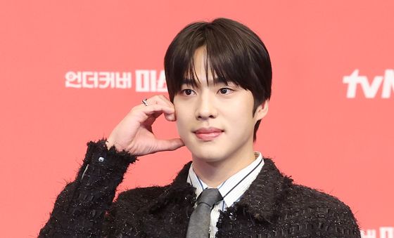 조한결, 근사한 볼 하트