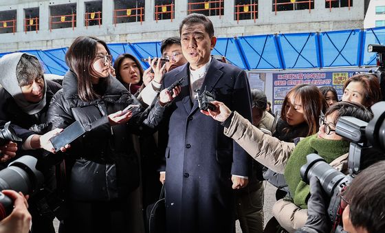 당 윤리심판원 회의 출석하는 김병기 의원