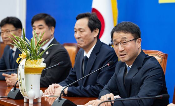 인사말하는 한병도 민주당 원내대표