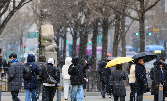 하늘에서 쏟아지는 눈