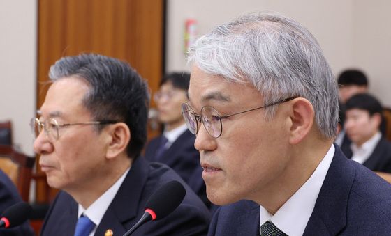 법사위 답변하는 천대엽 법원행정처장