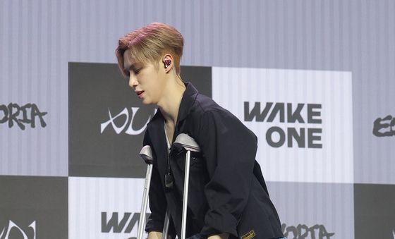 아르노, 목발 투혼