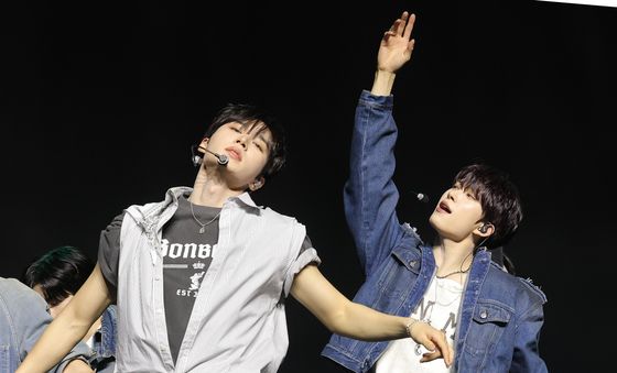 준서·건우, 화려한 퍼포먼스