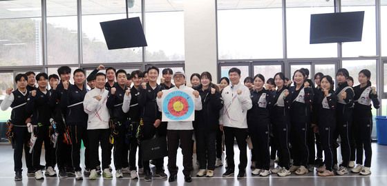 우원식 국회의장, 진천 국가대표선수촌 격려 방문