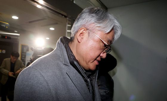 굳은표정의 김정환 서울시버스운송사업조합 이사장