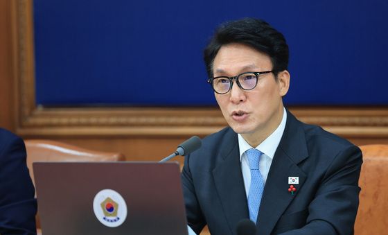 발언하는 김민석 총리