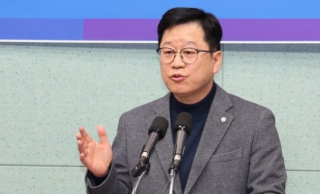 용인 반도체 관련 발언하는 안호영 기후노동위원장