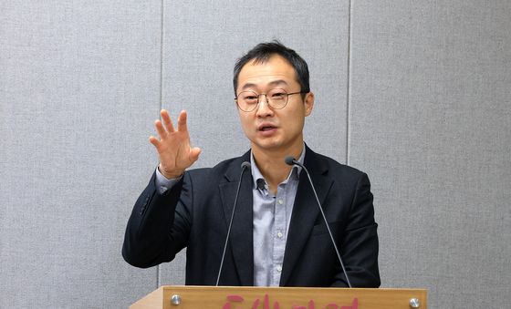 시내버스 파업 관련 기자회견 참석한 여장권 교통실장