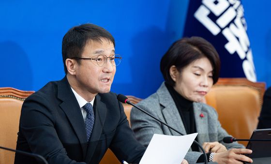 첫 원내대책회의 주재하는 한병도 원내대표