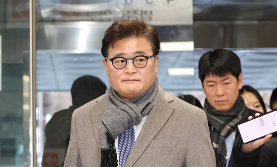 윤석열 1심 결심공판 참석하는 박억수 특검보