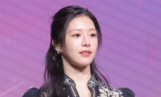 고윤정, AI가 만든 꽃