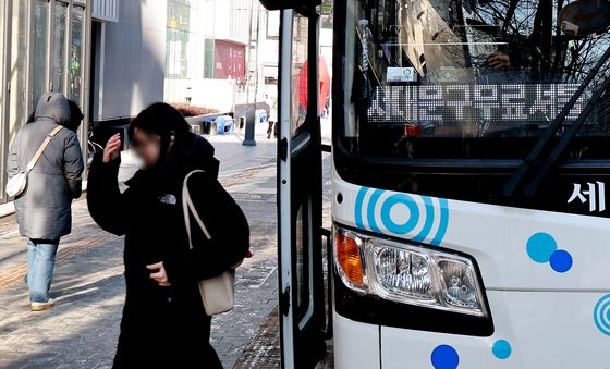 서울 시내버스 무기한 파업 돌입...'지자체별 셔틀 운행'