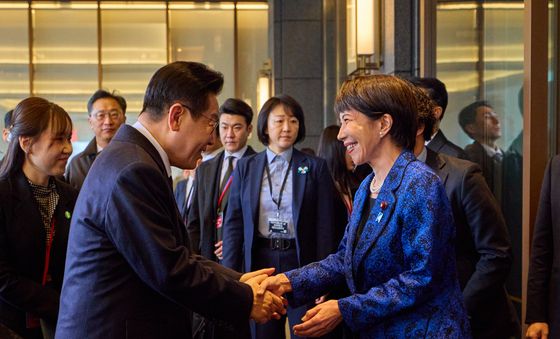 이재명 대통령 직접 마중 나온 日 다카이치 총리