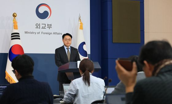 정례브리핑 하는 이문배 외교부 부대변인