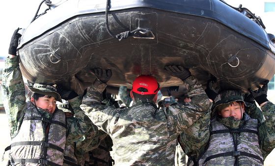 "함께 힘을 모으자"