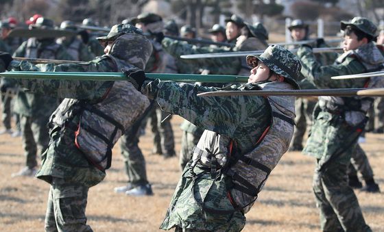 "힘차게 노를 저어라"