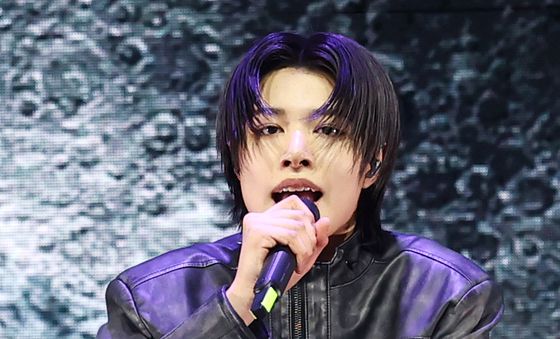 데뷔 무대 펼치는 롱샷 루이