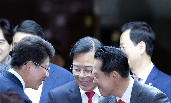 인사나누는 장동혁·송언석