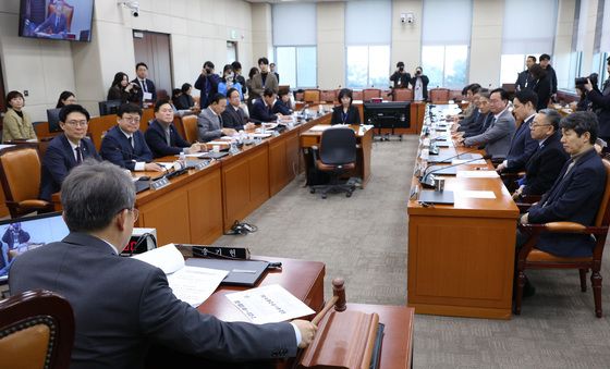 정치개혁특별위원회 첫 회의